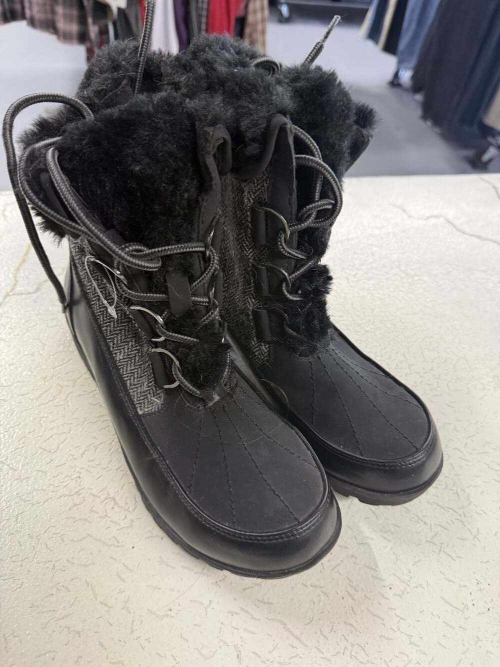 Southgate Womens Black Faux Fur-Lined Winter Boots Size 8M With Herringbone Acce